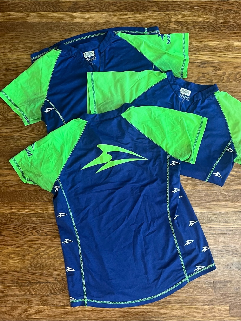 Sea world lot 3 uniform shirts drifit L